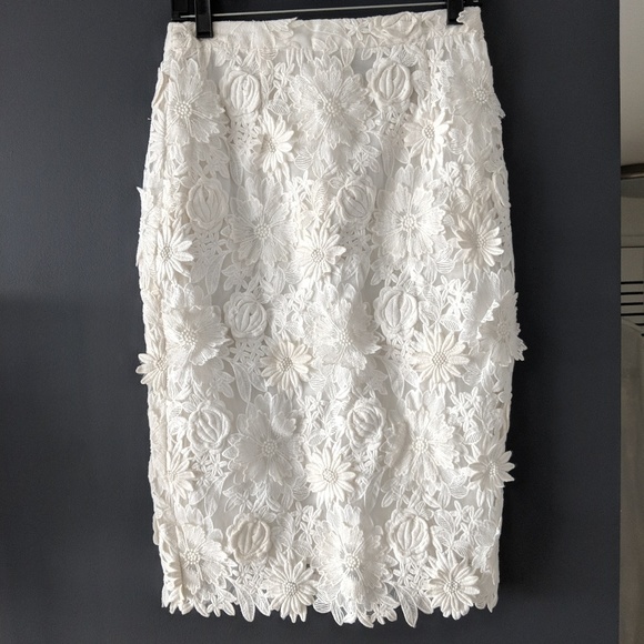 Badgley Mischka ivory embroidered flower skirt - Picture 1 of 5